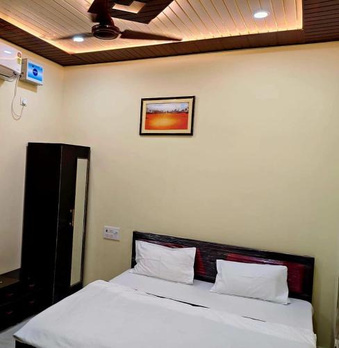 Ayodhya Hotel | Hotel Ram Shankar - Saryu Ghat