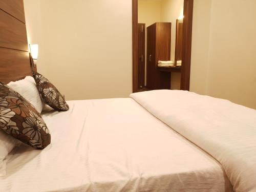 Ayodhya Hotel | Hotel Rama residency