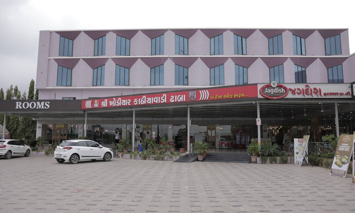 Navsari Hotel | Hotel Rangoli - 10 min from Palsana Chowk