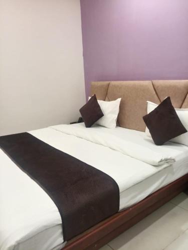 Indore Hotel | Hotel RM INN
