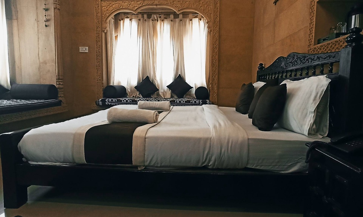 Amar Sagar Pol Hotel | Hotel Royal Haveli