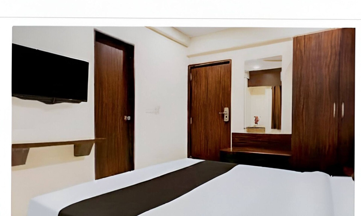 Pune Hotel | Hotel Royal Inn