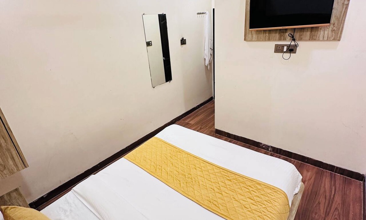 Kurla West Hotel | Hotel Royce BKC
