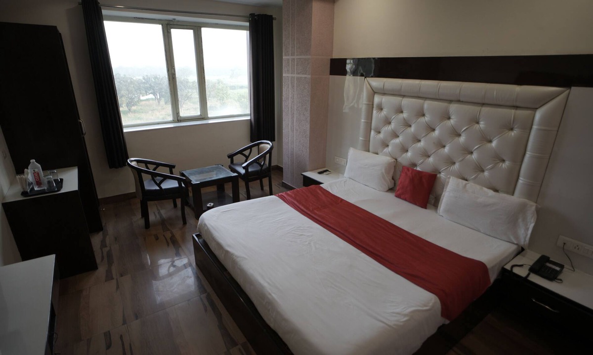Shivalik Nagar Hotel | HOTEL S R GRAND