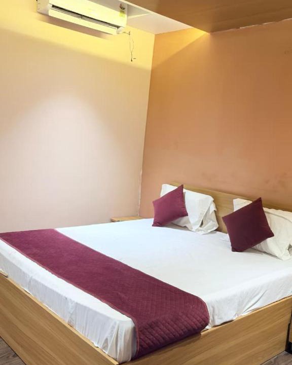 Surat Hotel | Hotel Saarathi Residency
