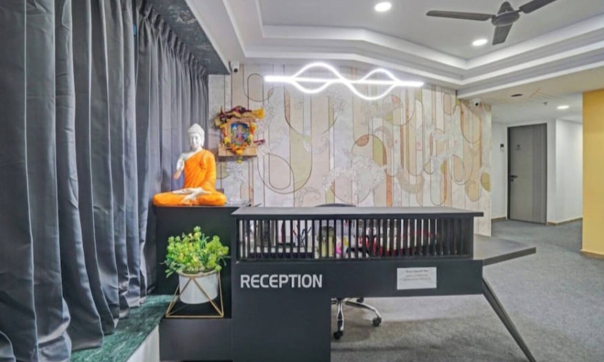 Surat Hotel | Hotel Saarthi Inn Surat
