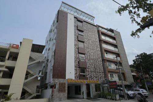 Tirupati Hotel | Hotel Sahana Grand