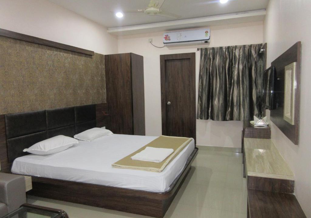 Raigarh Hotel | Hotel Saket Heritage