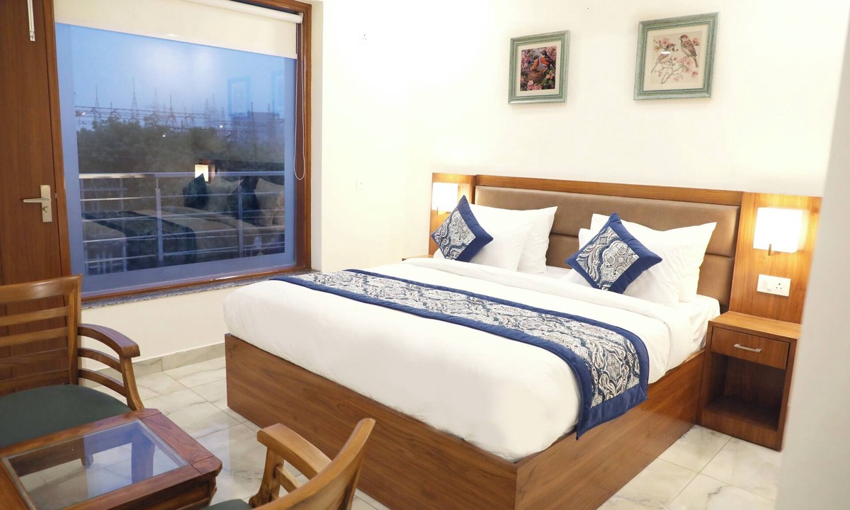 Noida Hotel | Hotel Sandal Tree Express
