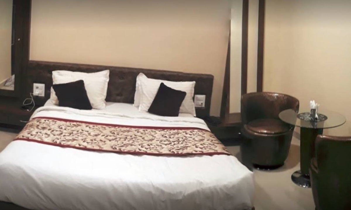 Sagar Hotel | Hotel Saroj Sagar - Sagar