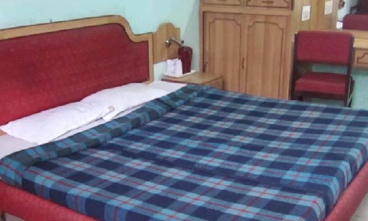 Bullawala Hotel | Hotel Saurab