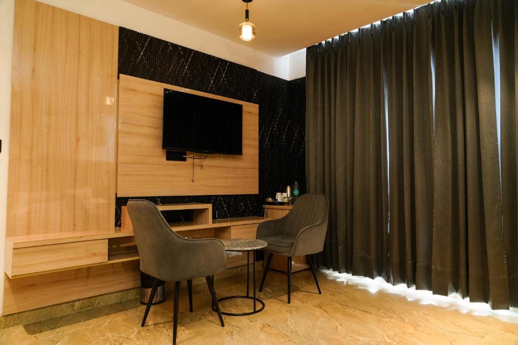 Zirakpur Hotel | Hotel Score The Heaven