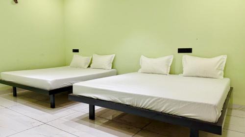 Rau Hotel | Hotel Shree Hari Palace