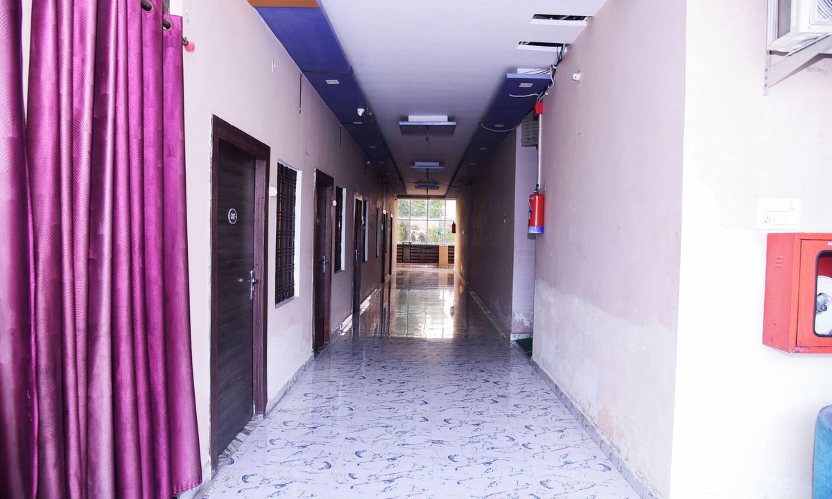 Naini Hotel | Hotel Shree Mahalaxmi