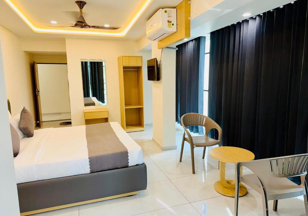 Rajkot Hotel | Hotel Sky Comfort Inn