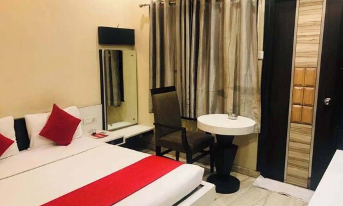 Allahabad Hotel | Hotel Sundaram