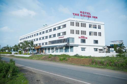 Rajpipla Hotel | Hotel The Divine Inn