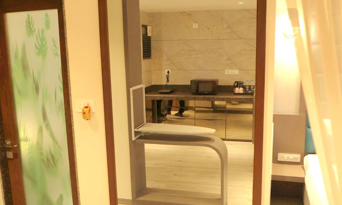 Surat Hotel | Hotel The Excellency