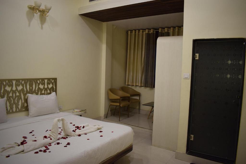 Ambikapur Hotel | HOTEL THE HILLS