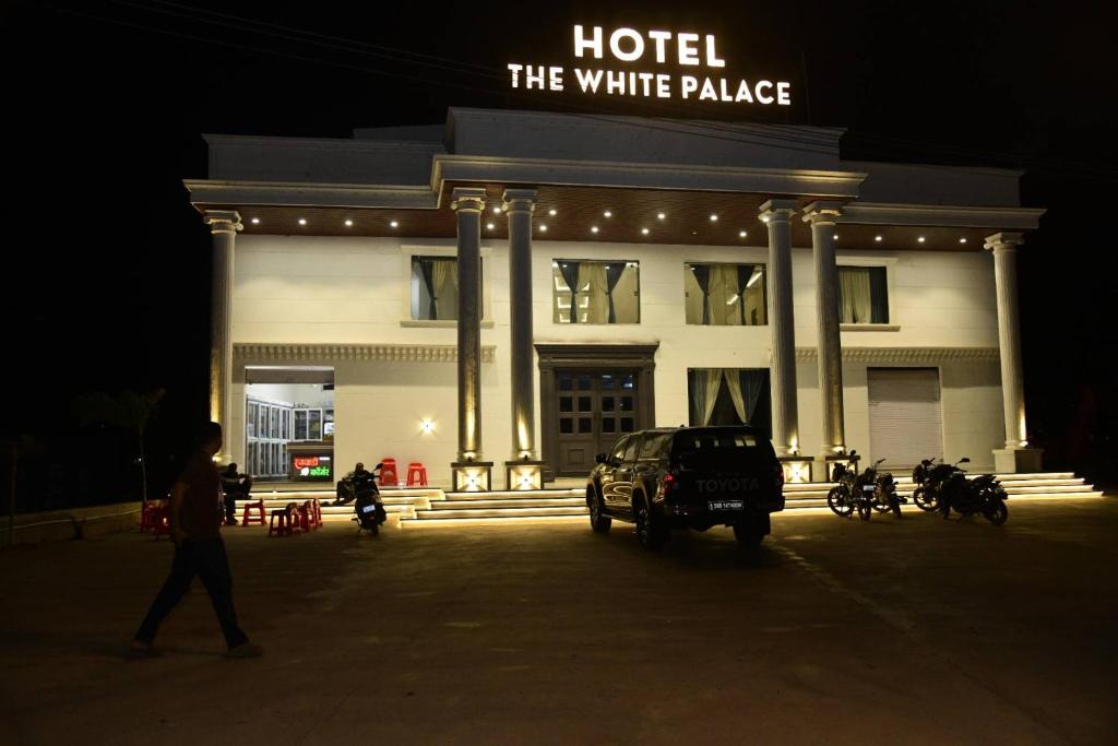 Lakhpat Hotel | Hotel The White Palace