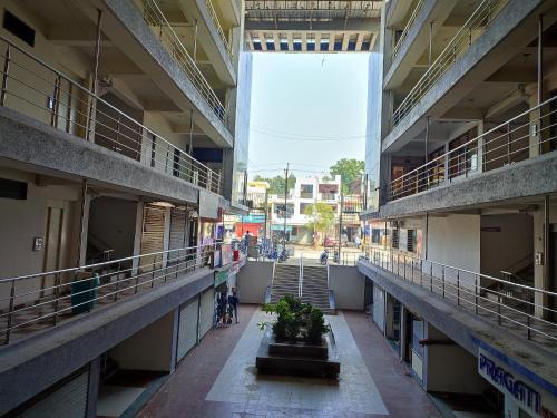 Rajpipla Hotel | Hotel Vraj