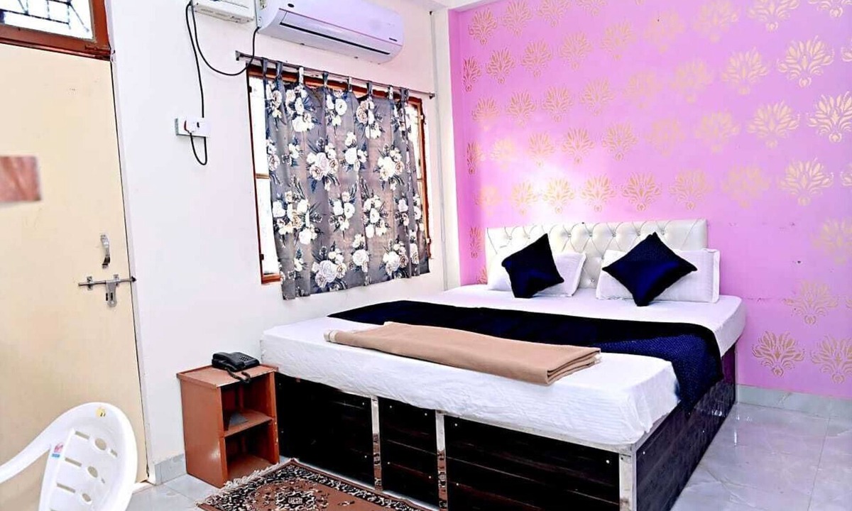 Phulpur Hotel | Hotel Vrindavan Inn