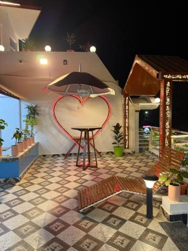Allahabad Hotel | Hotel White House