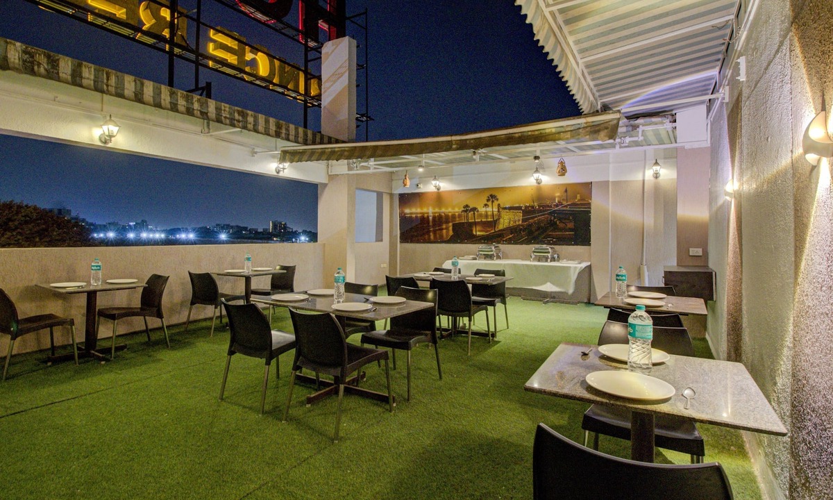 Yerawada Hotel | Itsy Hotels Prince Regency