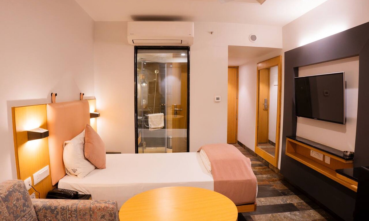 Maharana Pratap Nagar Hotel | Jain's Hotel Rajhans