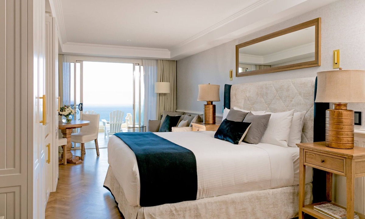 Palm Beach Hotel | Jonahs Restaurant & Accommodation, Whale Beach