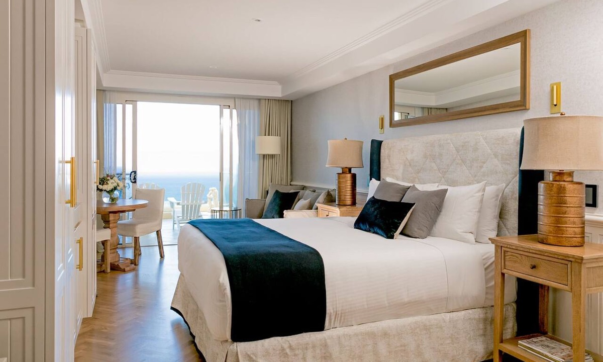 Palm Beach Hotel | Jonahs Restaurant & Accommodation, Whale Beach