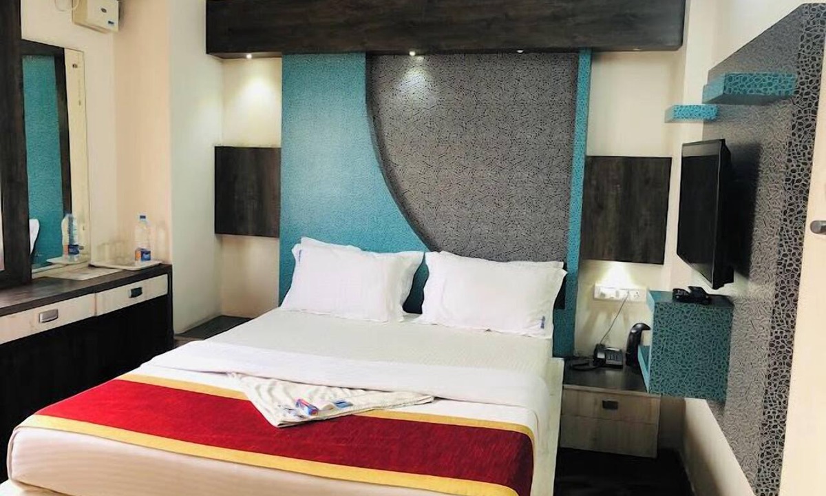 Bommasandra Hotel | Joy Lux Stay