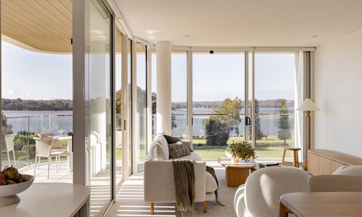Batemans Bay Apartment | Kailani 301: Designer Waterfront Apartment