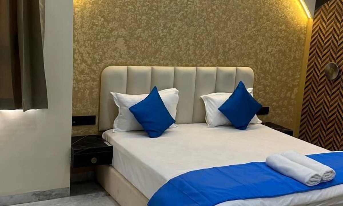 Shirdi Hotel | KDM Hotel Indore Palace