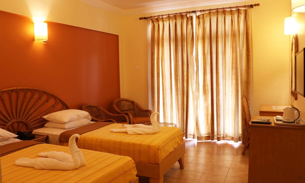 Calangute Hotel | Kingstork Beach Resort