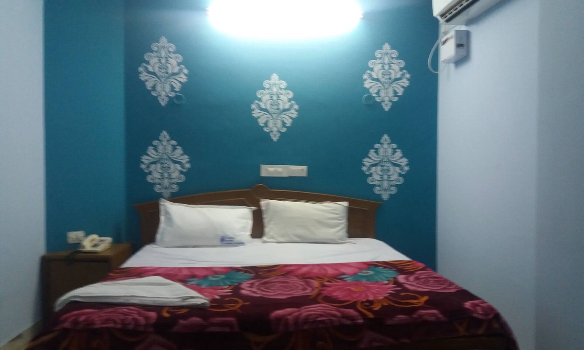 Guntur Hotel | Krishnagrandinn