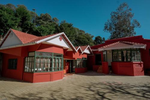 Kandal House | Lakefront Home Hotel