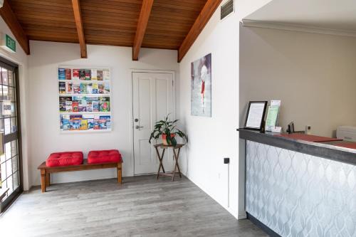 West Mackay Hotel | Lantern Motor Inn
