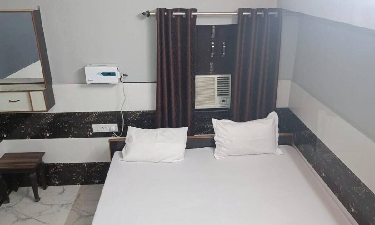 Faizabad Hotel | Leela Palace