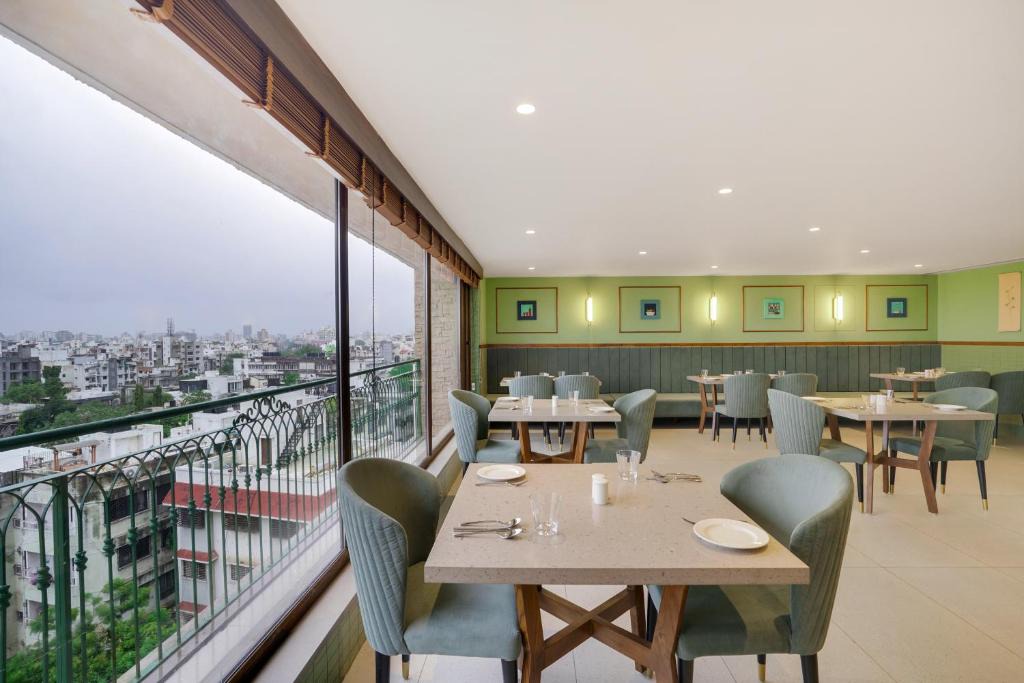 Rajkot Hotel | Lemon Tree Hotel, Rajkot