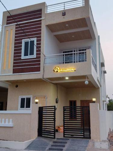 Shamshabad Villa | LEO's DEN 13 Guests AC 3BHK 9 mins to RGIA