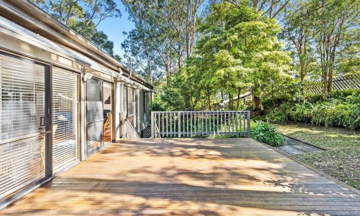 Long Beach House | Long Beach Treehouse | Large Deck, Walk to Beach
