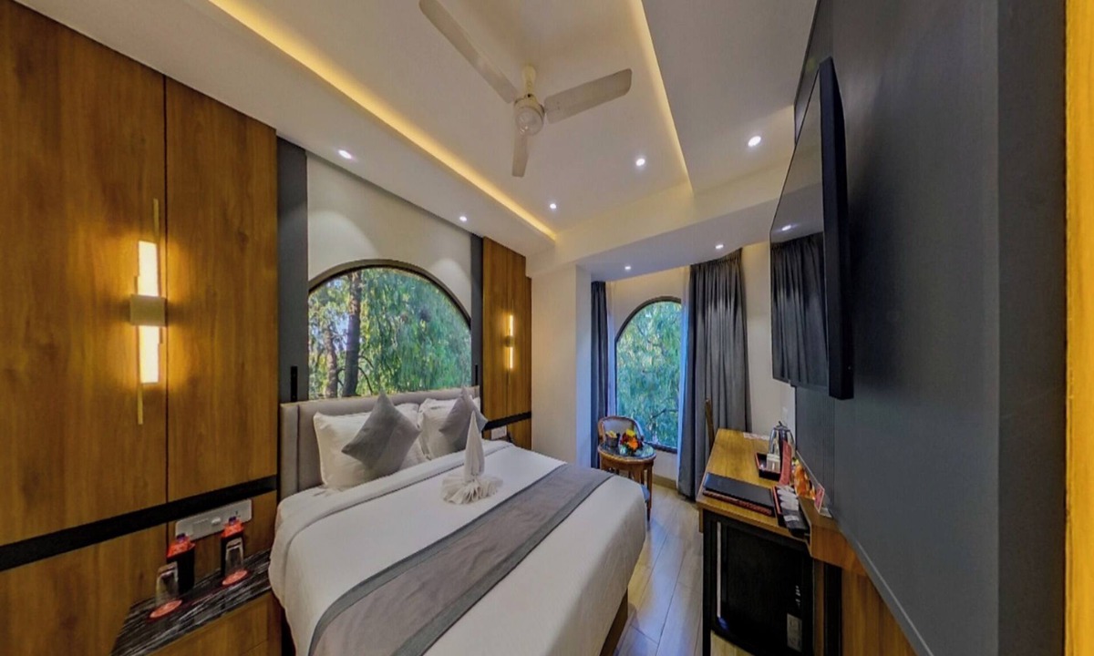Sayajiganj Hotel | Lords Inn Vadodara