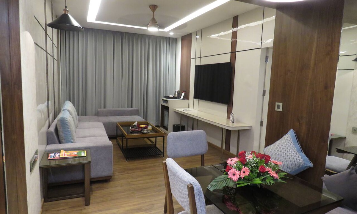 Surat Hotel | Lords Plaza, Surat