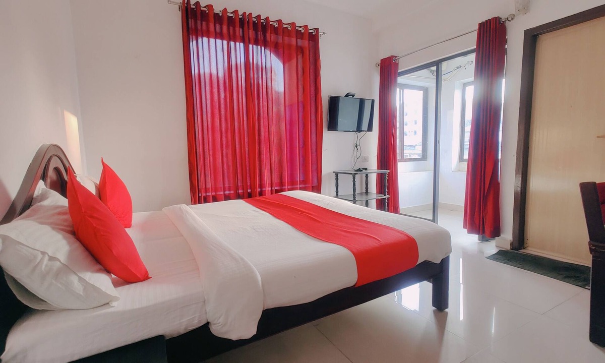 Munnar Hotel | Lumino Karthika