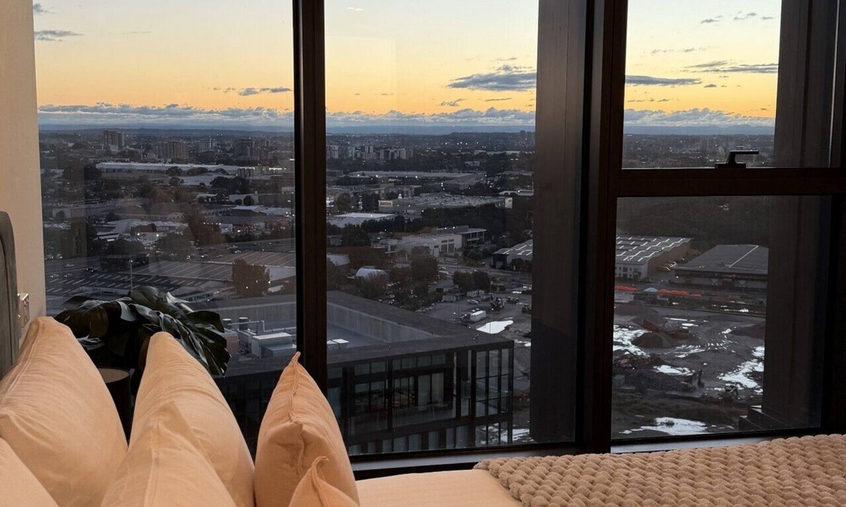 Lidcombe Condo | Luxurious Accor Stadium View @ Sydney Olympic Park