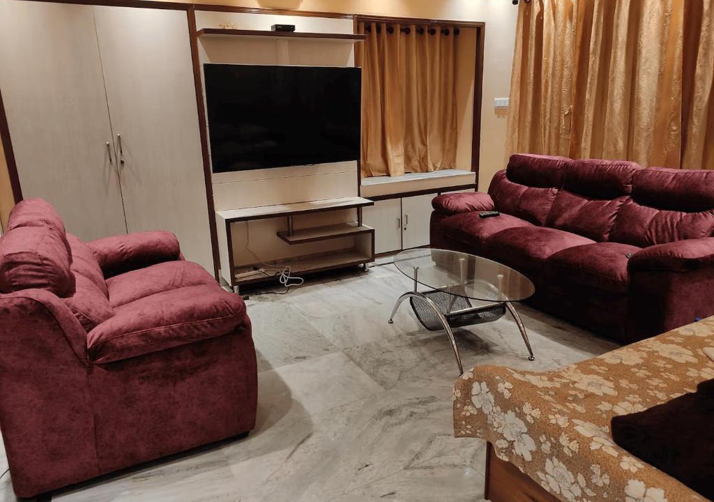 Kolkata Apartment | Luxury stay on budget
