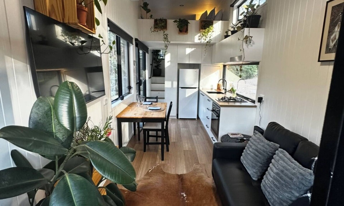Pie Creek House | Luxury Tiny House Retreat | Private Chef Dining