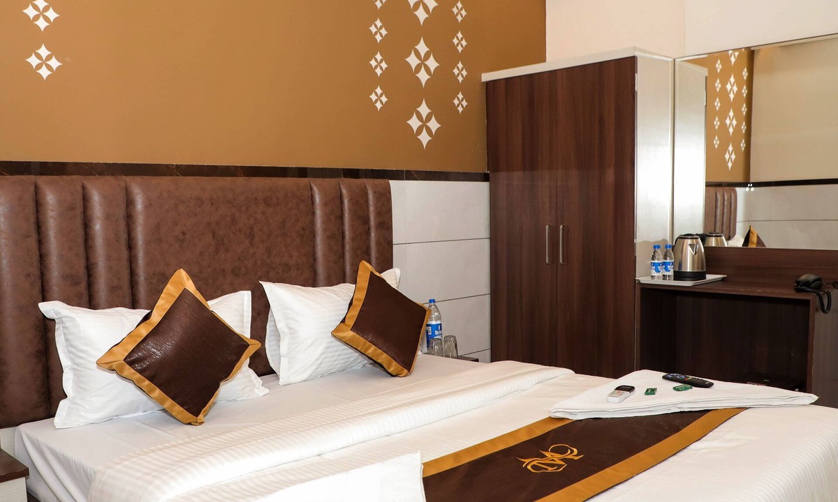 Vasai Hotel | MAJESTIC INN