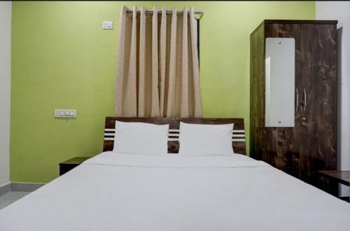 Pune Cabin | Mango tree lodging